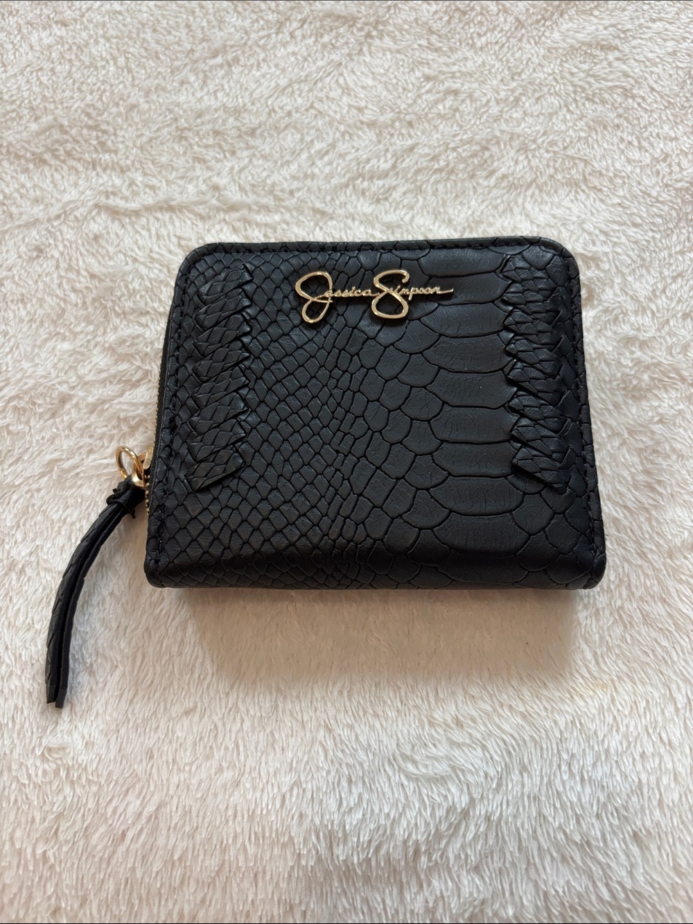 🌺Jessica Simpson Black Faux Snakeskin Zip Wallet with Gold Logo